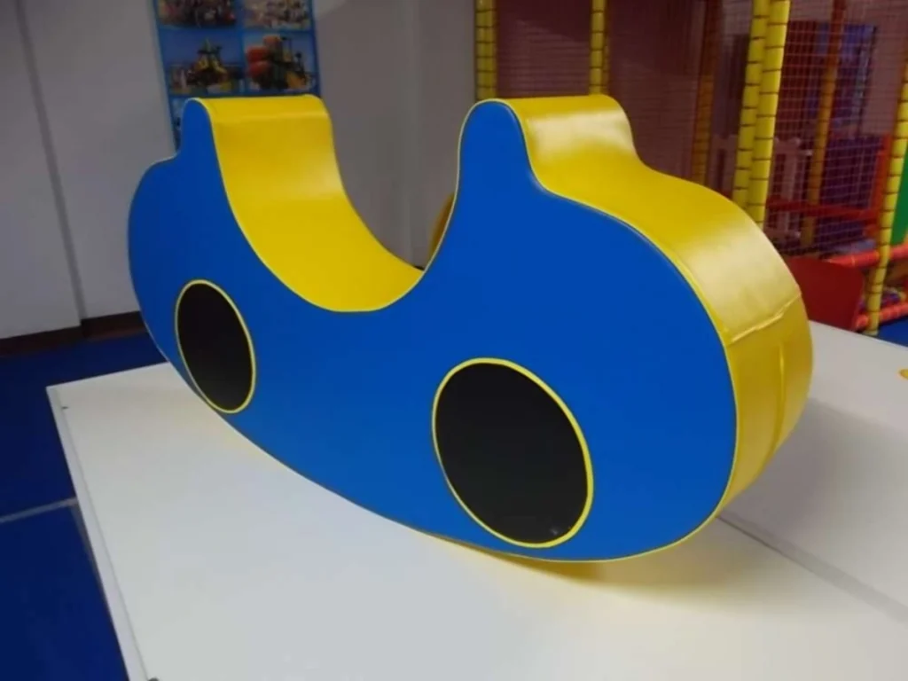 area baby dondolo coupe f3 mostra