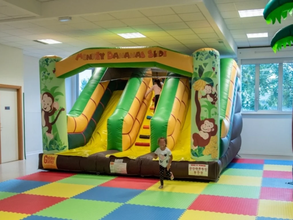 gioco gonfiabile baby jungle slide f1 parco giochi indoor