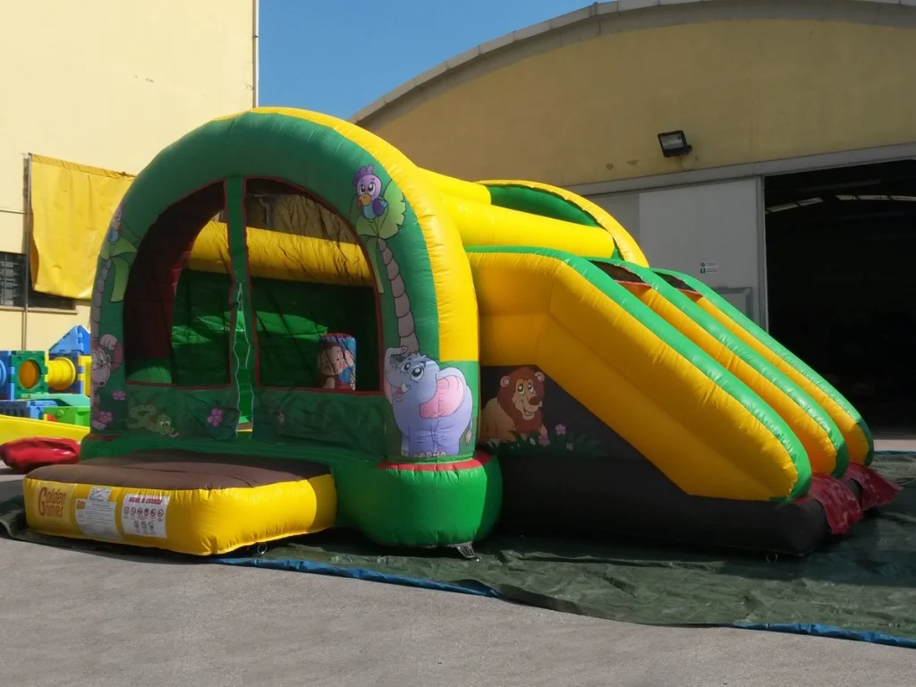 gioco gonfiabile multiattivita bounce and slide giungla f1 mostra