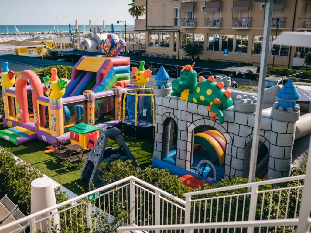 gioco gonfiabile multiattivita castello grisu f3 hotel
