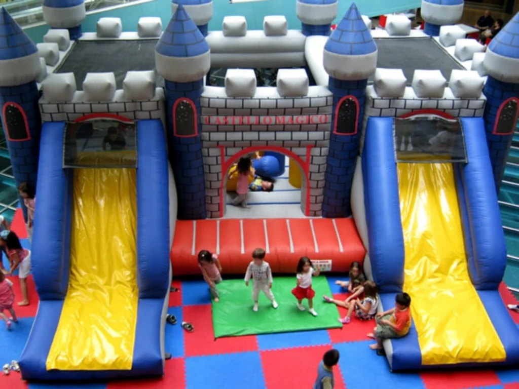 gioco gonfiabile multiattivita castello re artu f3 parco giochi indoor