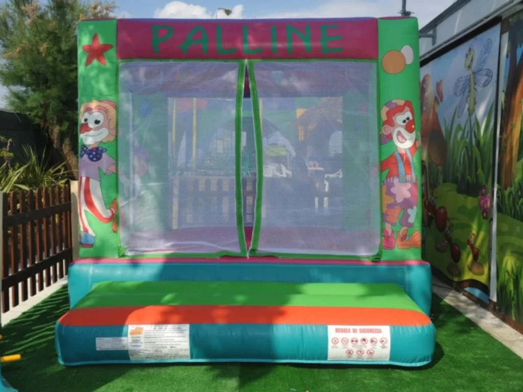 gioco gonfiabile salta salta clown ball f1 villaggio turistico