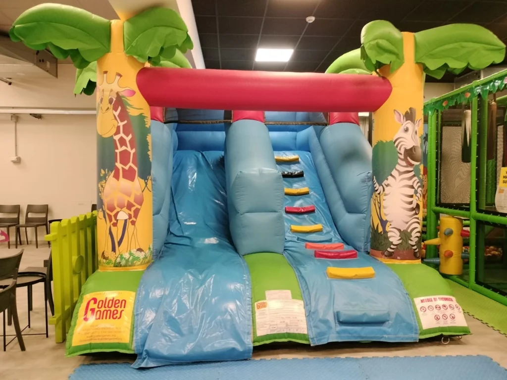 gioco gonfiabile scivolo mini safari slide f4 parco giochi indoor