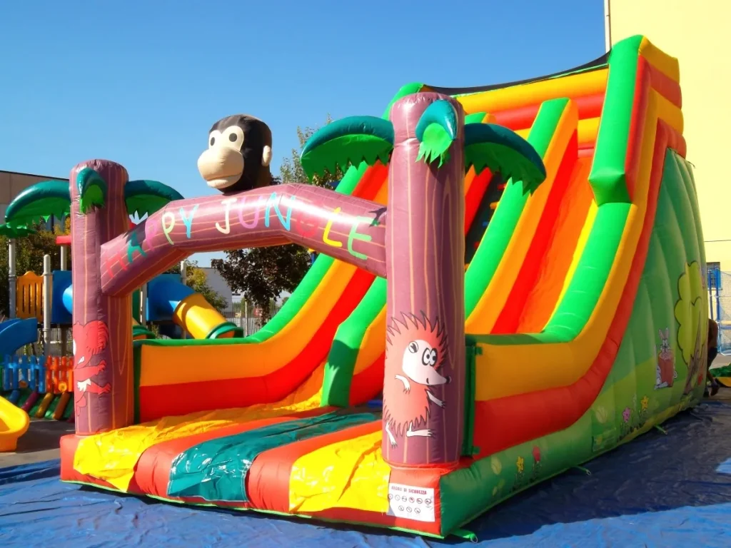 gioco gonfiabile scivolo monkey slide f2 mostra