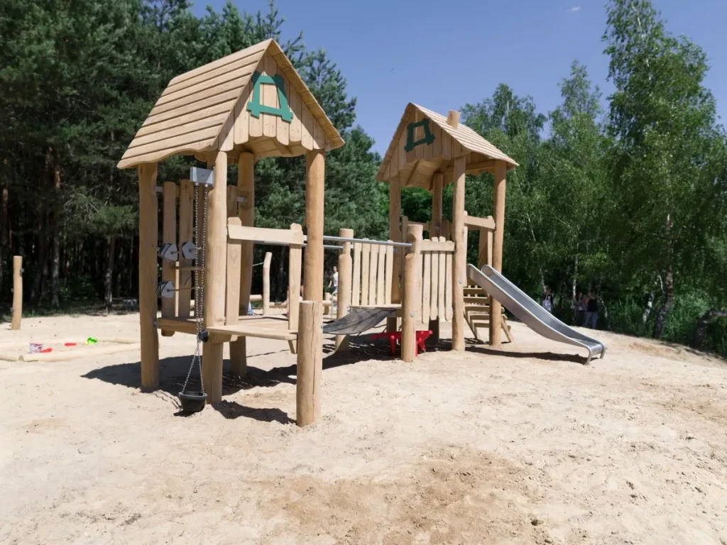 gioco in legno robinia 0300 f4 villaggio turistico