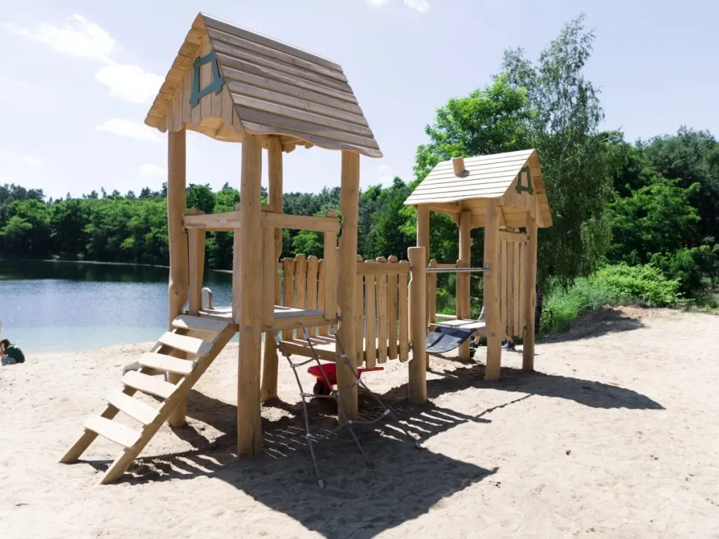 gioco in legno robinia 0300 f6 villaggio turistico