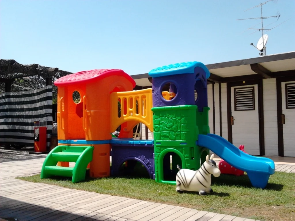 gioco per giardino altalena e scivolo fortino avventura f4 stabilimento balneare