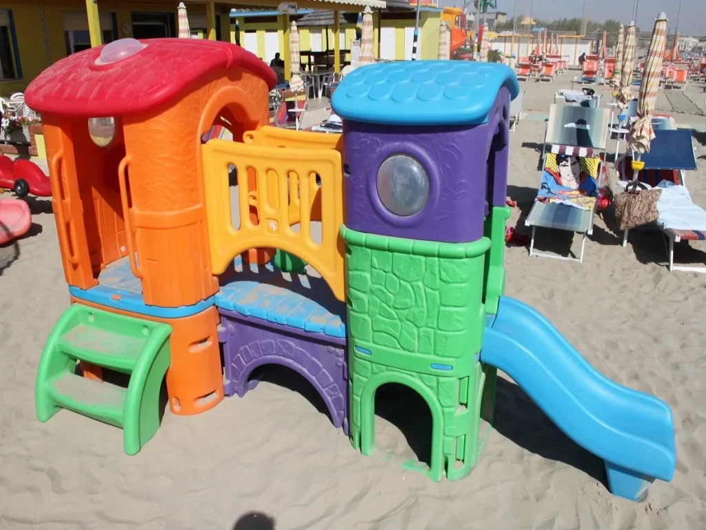 gioco per giardino altalena e scivolo fortino avventura f7 stabilimento balneare