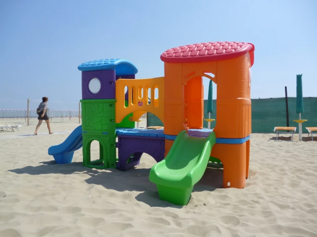 gioco per giardino altalena e scivolo fortino avventura f8 stabilimento balneare