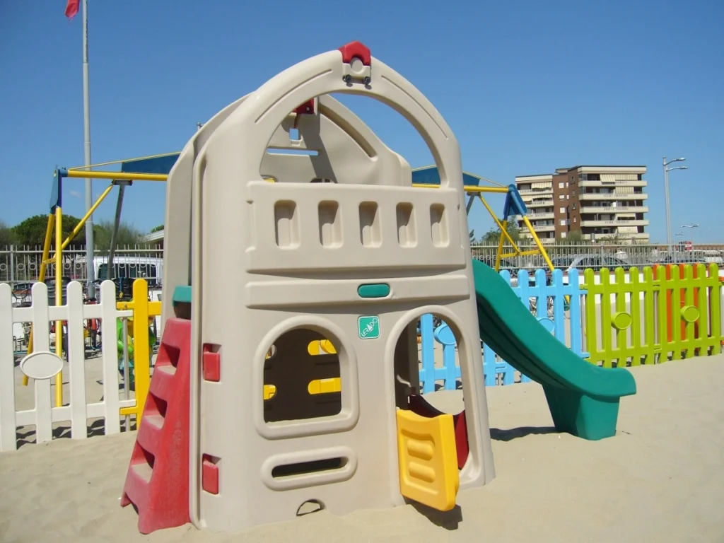 gioco per giardino altalena e scivolo naif slide f2