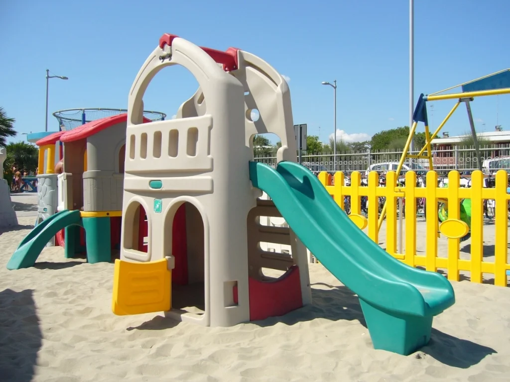 gioco per giardino altalena e scivolo naif slide f3 stabilimento balneare
