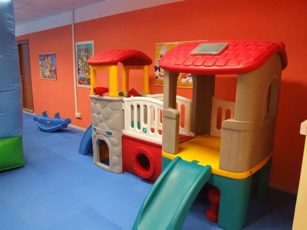 gioco per giardino altalena e scivolo rifugio avventura f6 area giochi indoor