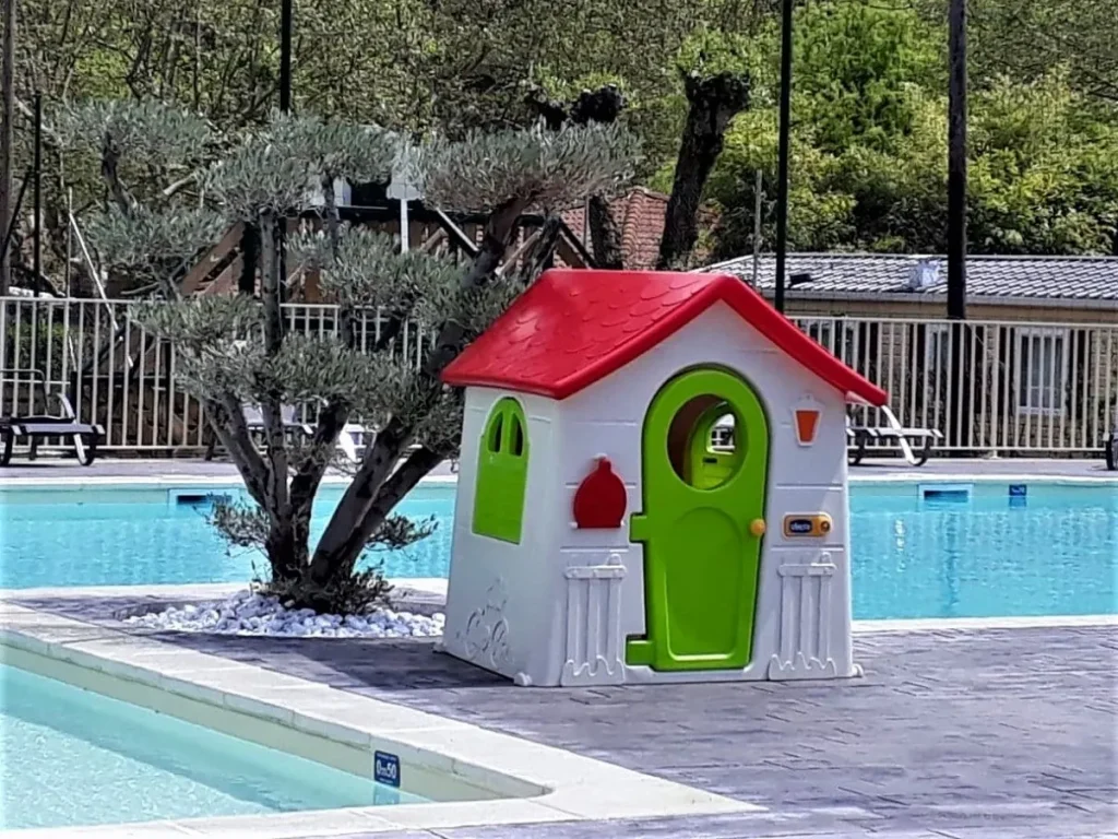 gioco per giardino casetta e cucina casetta biancaneve f5 villaggio turistico