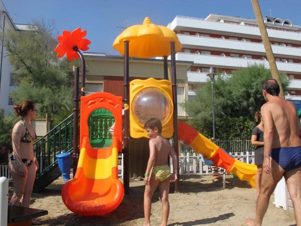 playground per esterno fantacastello sunny flower f6 stabilimento balneare