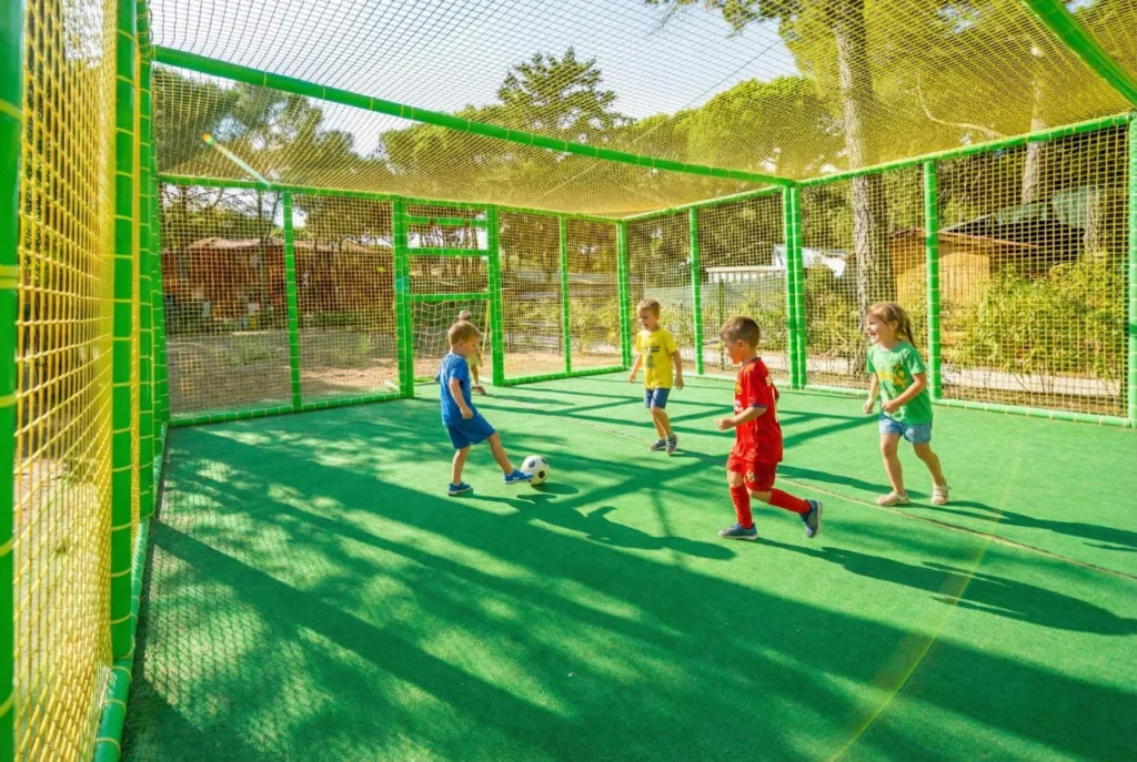 playground per interno arena multisport f20 villaggio turistico