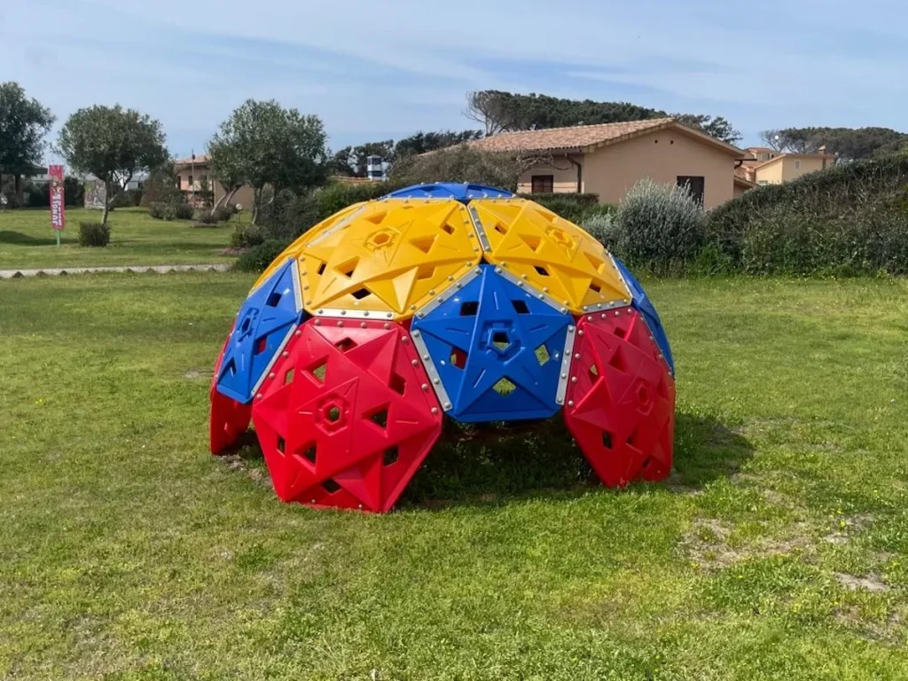 struttura di arrampicata palla bgr f3 parco giochi