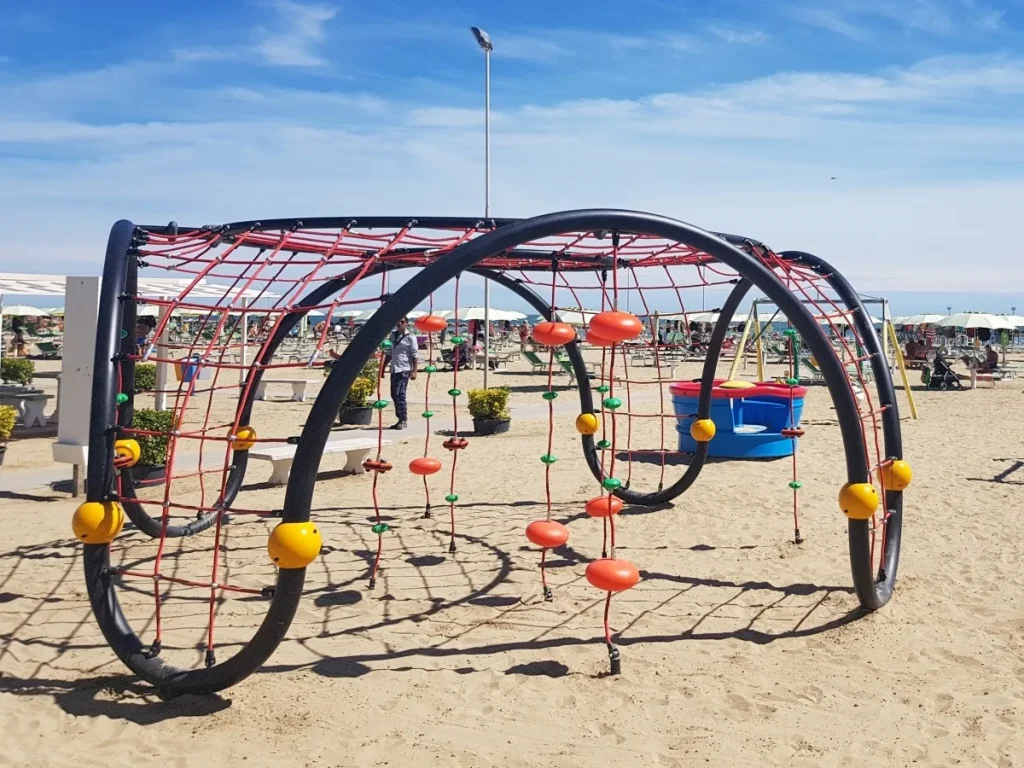 struttura di arrampicata sport and play 101 f2 stabilimento balneare