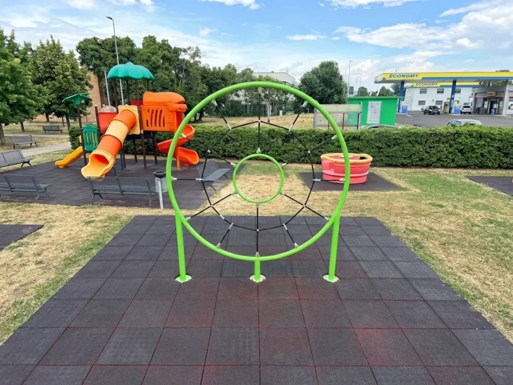 struttura di arrampicata sport and play 232 f3 stazione di servizio