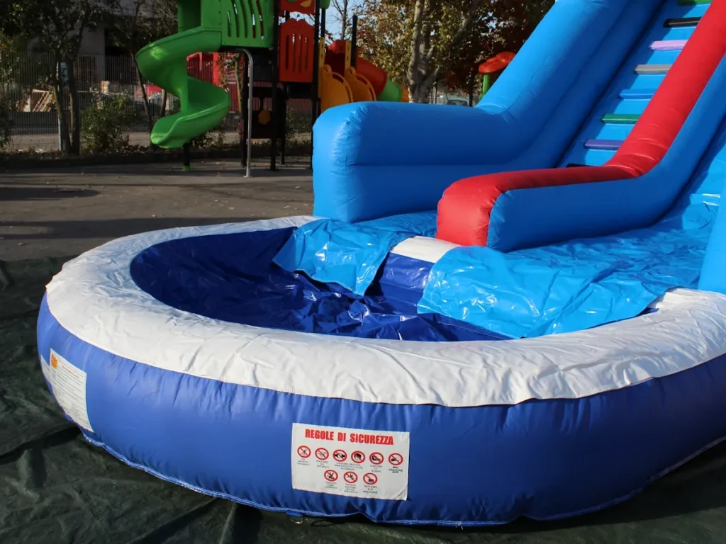gioco gonfiabile scivolo dolphin water slide f4 mostra