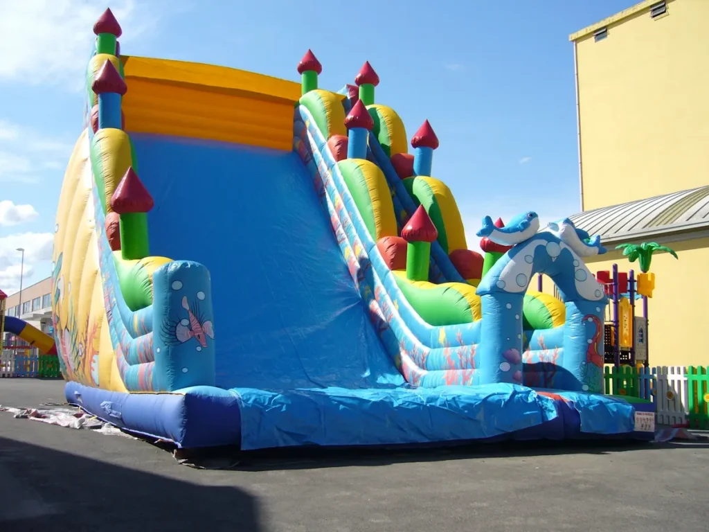 gioco gonfiabile scivolo ocean slide f1 mostra