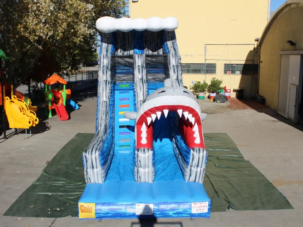 gioco gonfiabile scivolo shark slide f2 mostra
