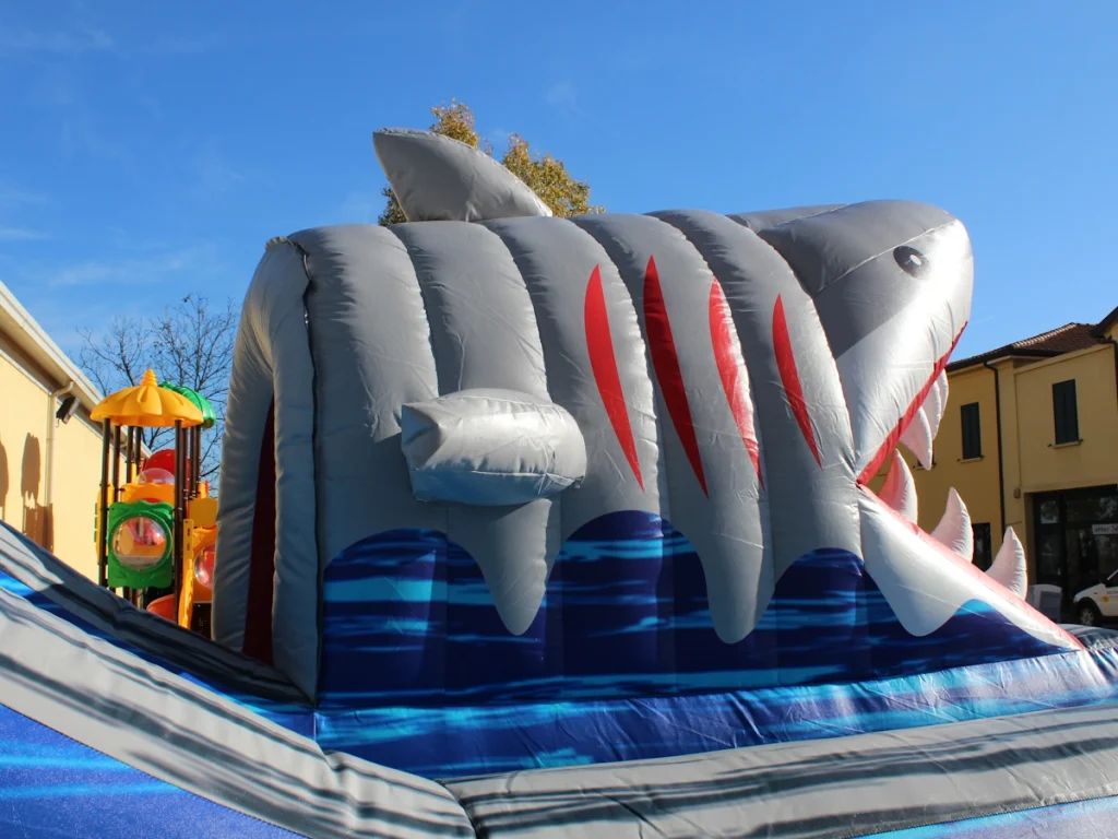 gioco gonfiabile scivolo shark slide f4 mostra