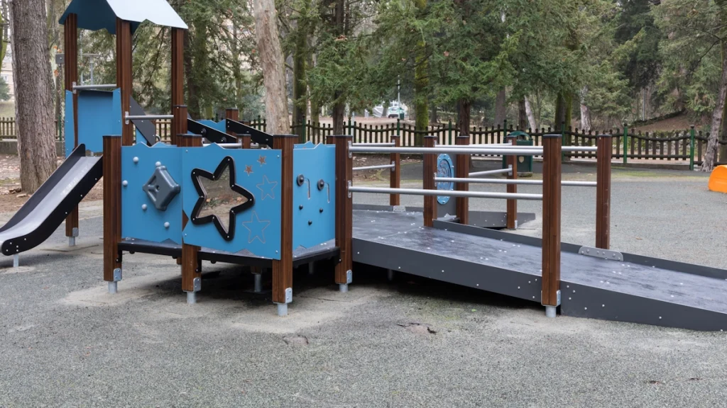 realizzazione comune e scuola salsomaggiore f4 parco giochi per esterni