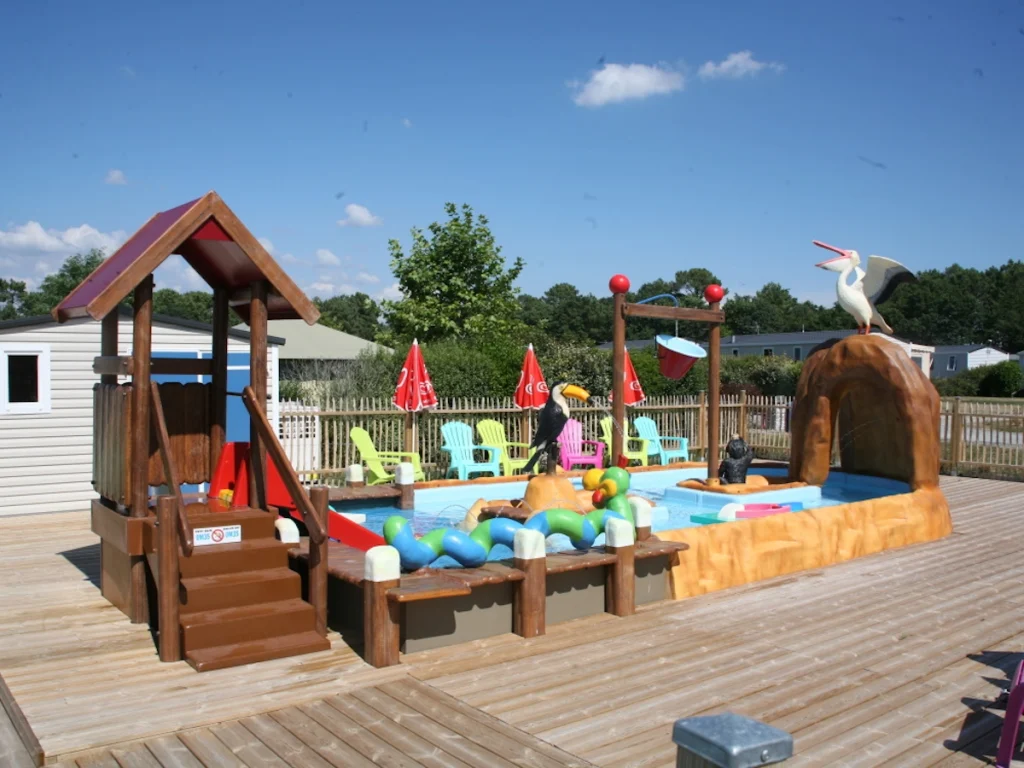 water play kiddie pool 01 f2 hotel