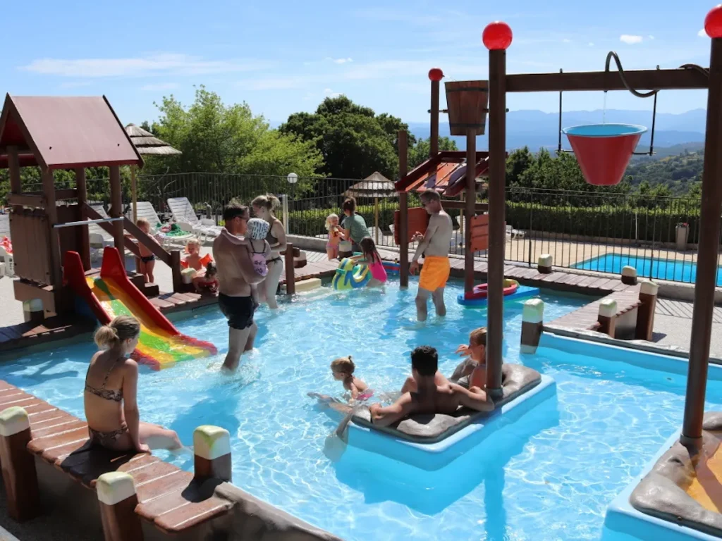 water play kiddie pool 04 f5 hotel