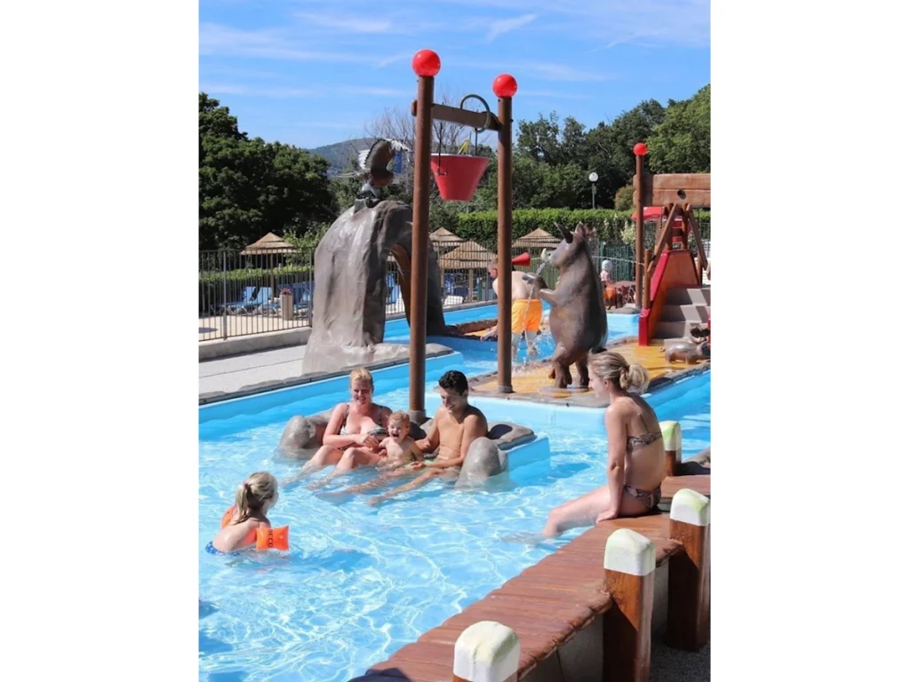 water play kiddie pool 04 f6 hotel