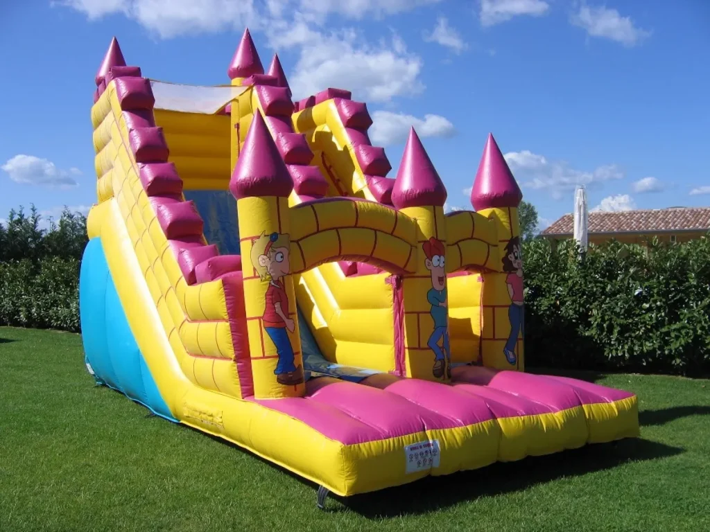 gioco gonfiabile scivolo tower slide f1 giardino privato