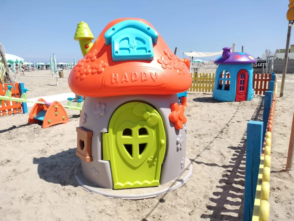 gioco per giardino casetta e cucina casetta dei puffi f1 stabilimento balneare