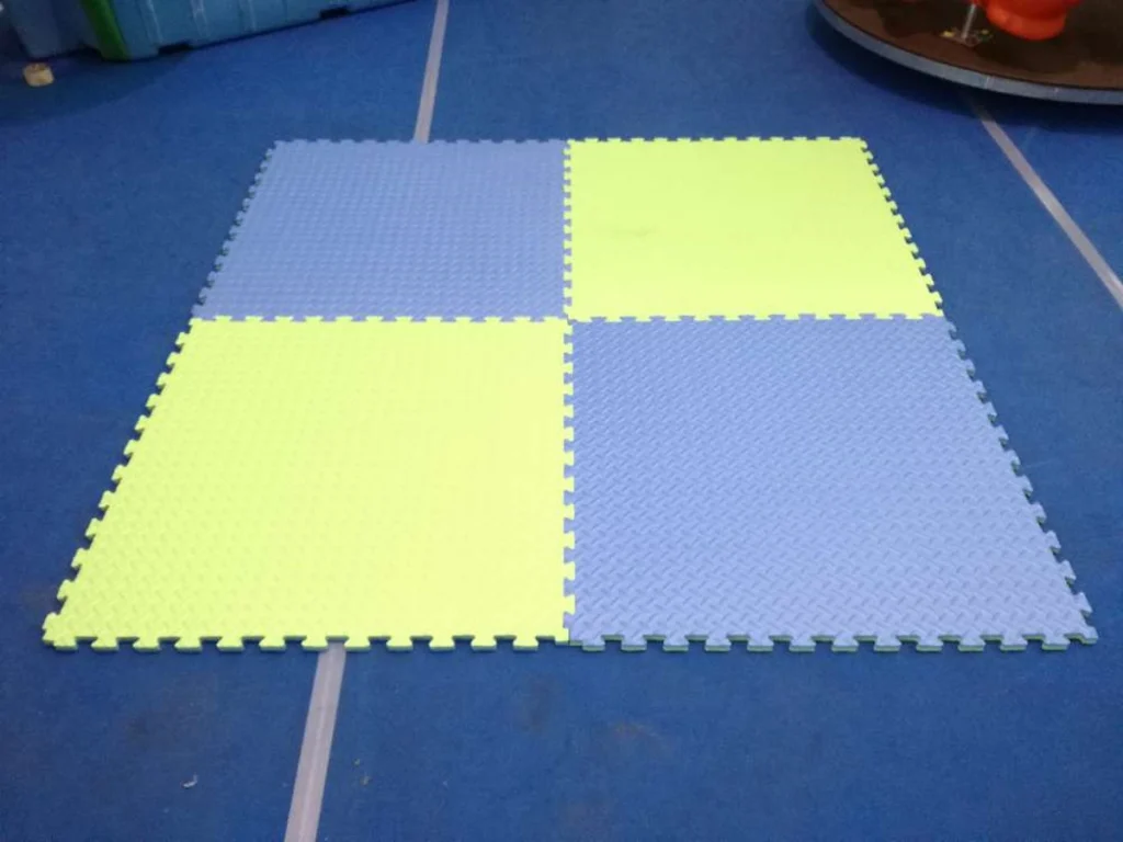 accessorio e ricambio tappeto antitrauma da interno bicolore verde azzurro f2