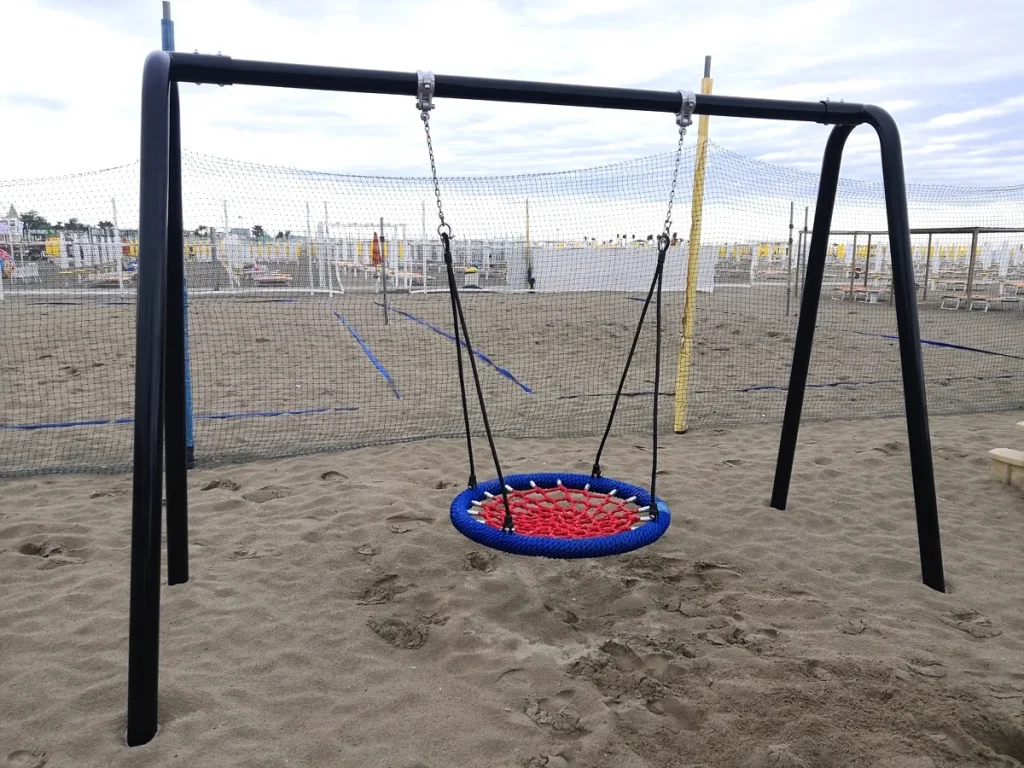 esposizione altalena cestone in acciaio zincato campione mostra f4 stabilimento balneare