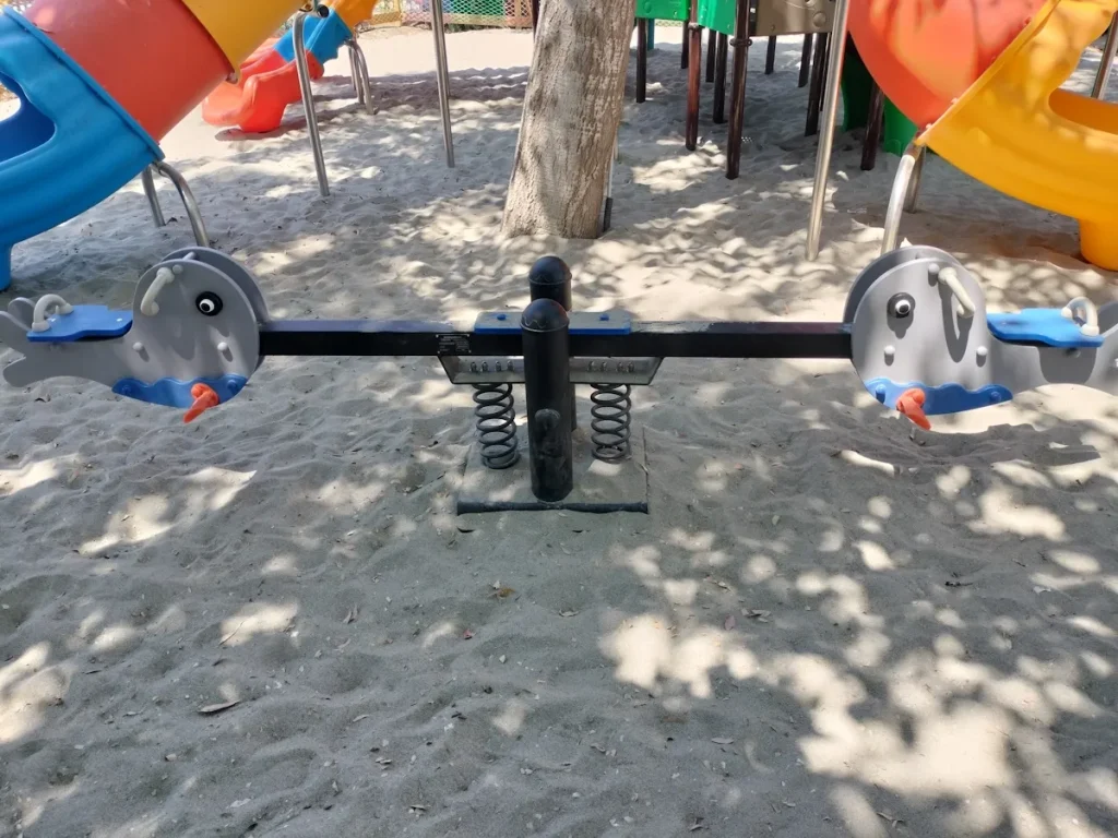 gioco a molla bilanciere a molla hdpe balene f2 villaggio turistico