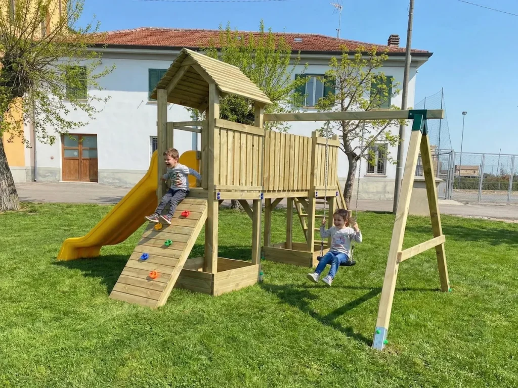 gioco in legno play tower 008p f4 agriturismo