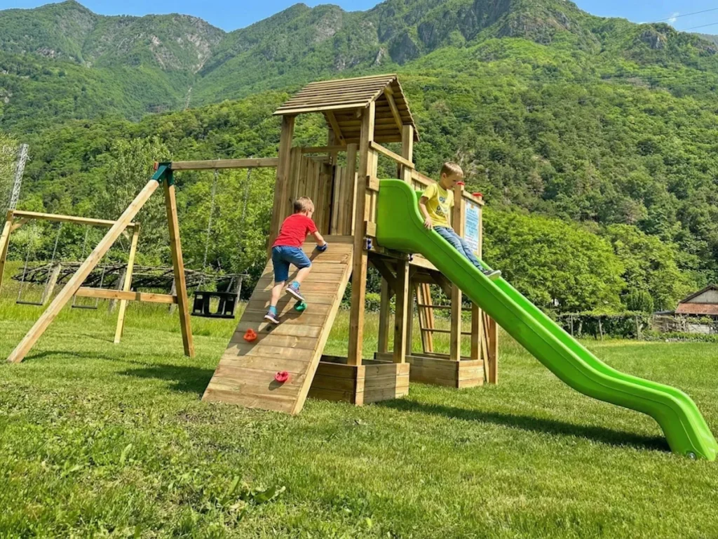 gioco in legno play tower 008p f6 agriturismo