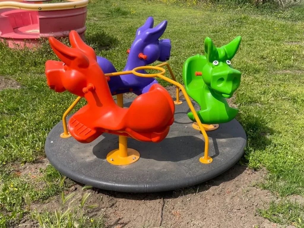 giostra e girello giostra tre asinelli f2 parco giochi