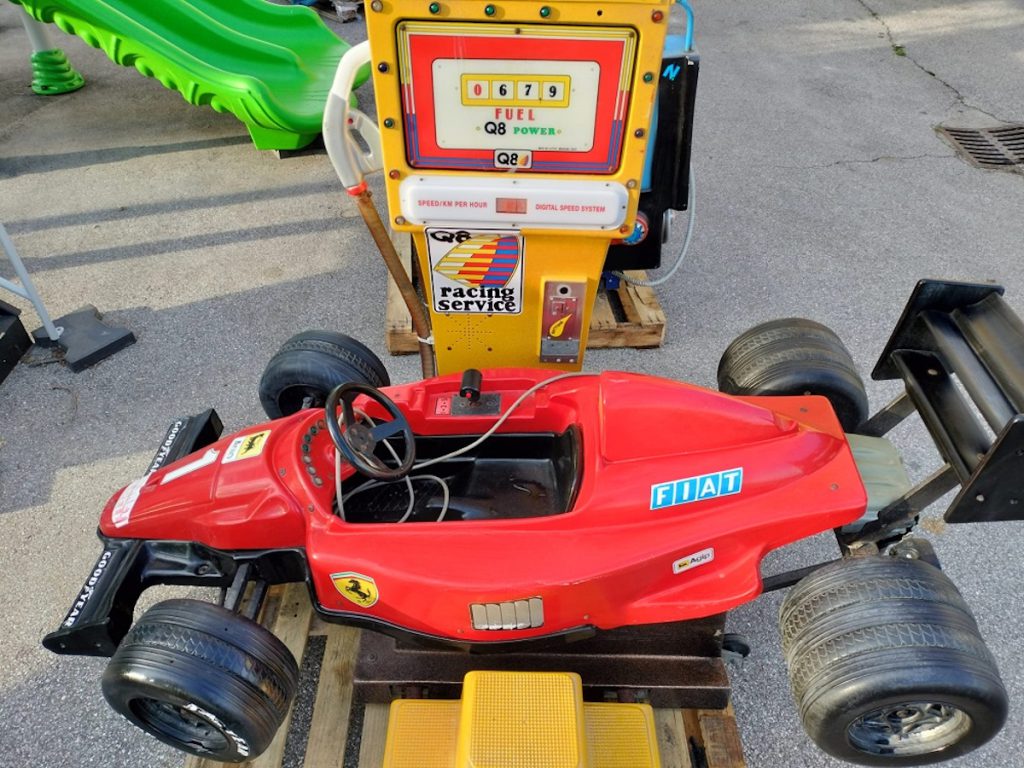 soggetto a dondolo kiddie ride formula 1 f2 offerta usato