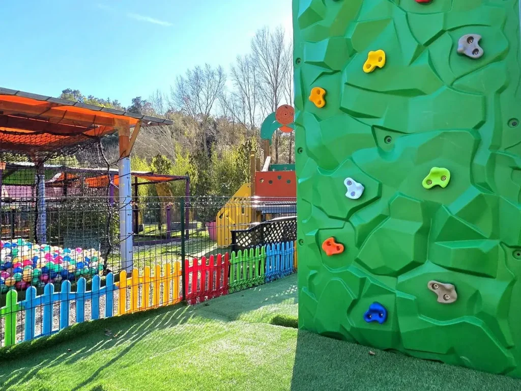 struttura di arrampicata pannello parete rocciosa f3 parco gioco per bambini