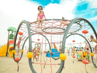 realizzazione stabilimento balneare rosolina mare f4 parco giochi bambino