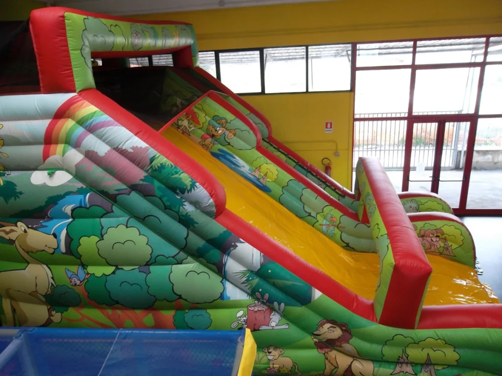 gioco gonfiabile scivolo jungle slide f4