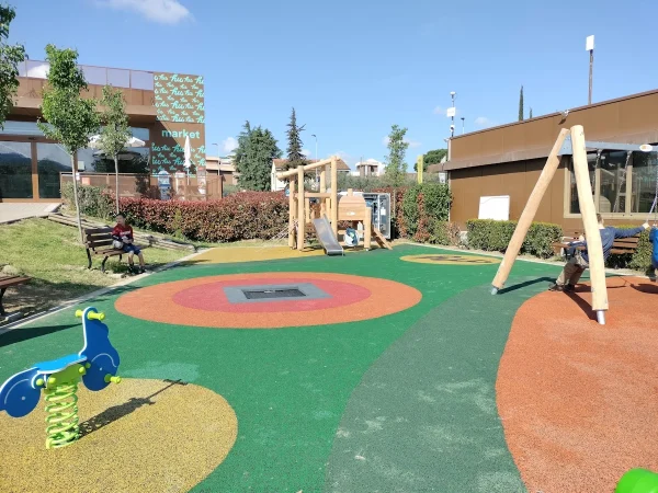 realizzazione villaggio e campeggio firenze f2 parco giochi per bambini