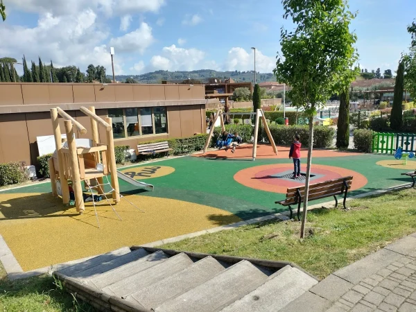realizzazione villaggio e campeggio firenze f3 parco giochi per bambini