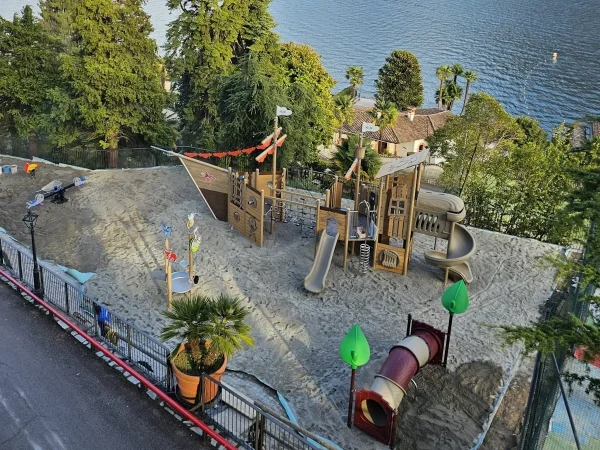 realizzazione villaggio e campeggio lugano f3 area giochi indoor