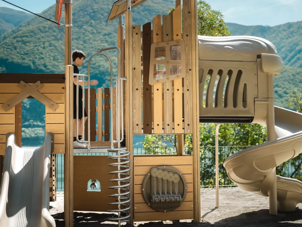 realizzazione villaggio e campeggio lugano f5 area giochi indoor