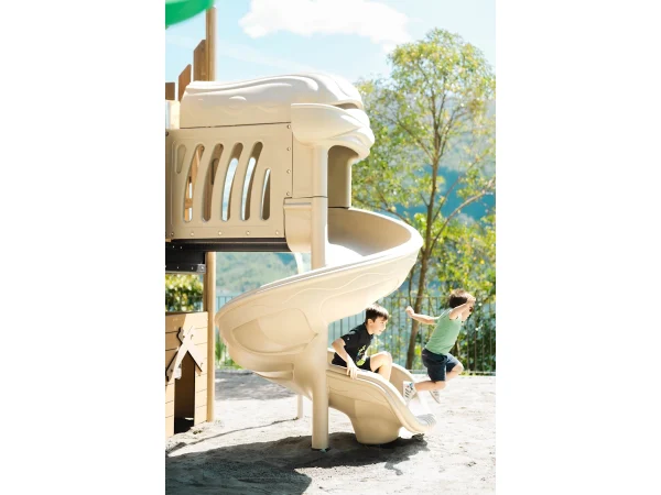 realizzazione villaggio e campeggio lugano f6 area giochi indoor