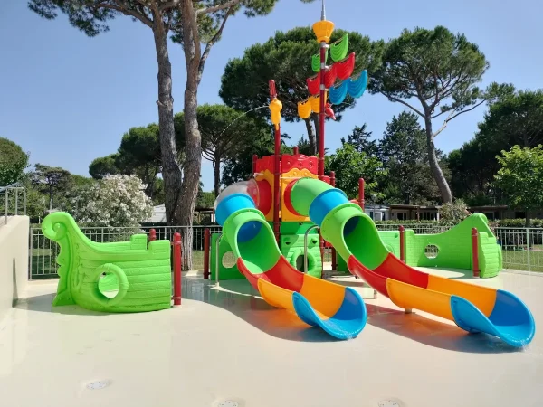 realizzazione villaggio e campeggio bibbona f1 spray park