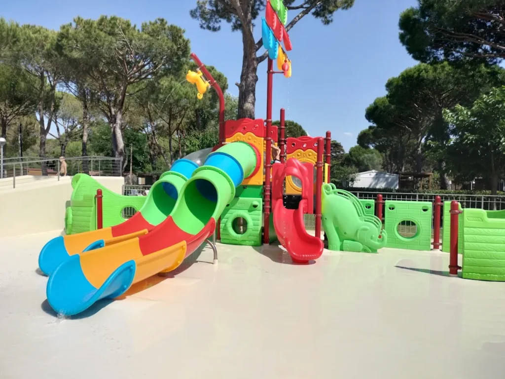 realizzazione villaggio e campeggio bibbona f2 spray park
