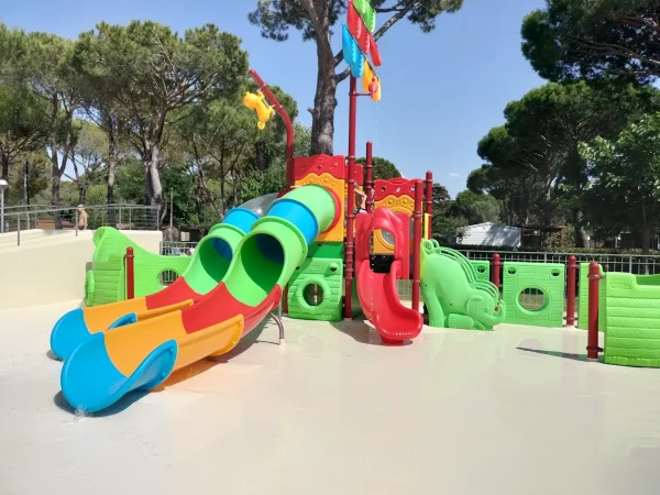 realizzazione villaggio e campeggio bibbona f2 spray park